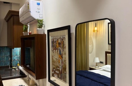 Gurugram Apartment | Rao Stays Luxury Studio on Golf Course Road