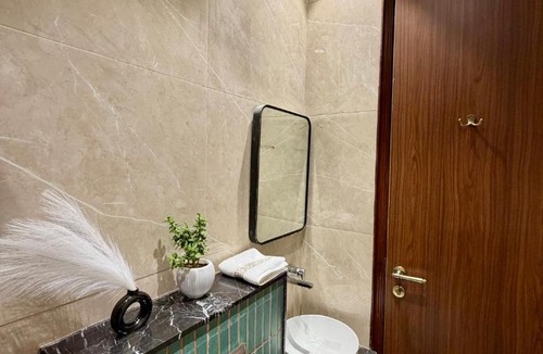 Gurugram Apartment | Rao Stays Luxury Studio on Golf Course Road