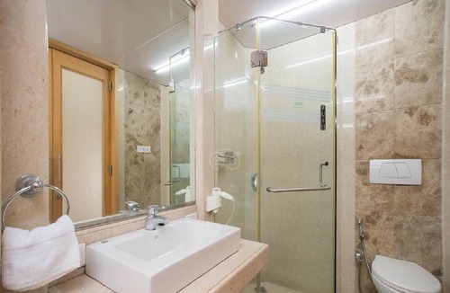 Wellington Pier Hotel | Regent Hotel