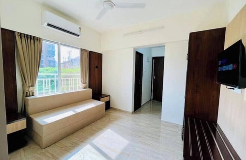 Kandivali East Apartment | Relaxing 1BHK Getaway Near Mindspace Malad