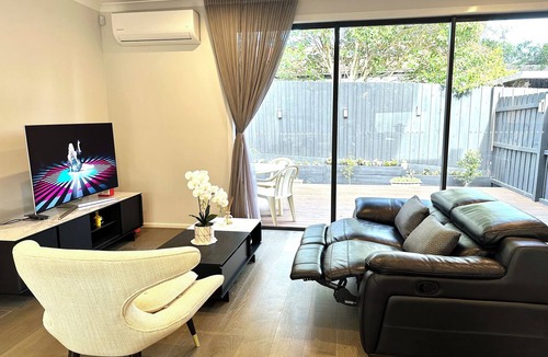 Mount Waverley House | Relaxing home at near Chadstone with unlimited wifi