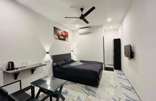 Vyttila Hotel | Restara Tower