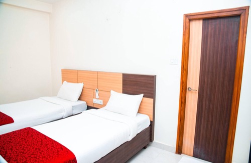 Serilingampally Hotel | Rester Xpress - Kondapur