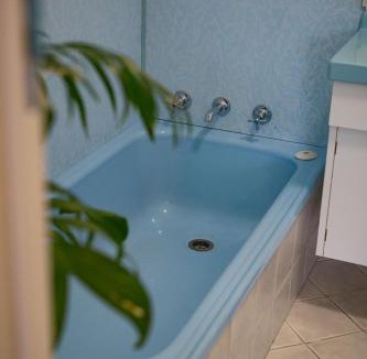 Mira Mar House | Retro Charm, Contemporary Comfort and Original Artworks