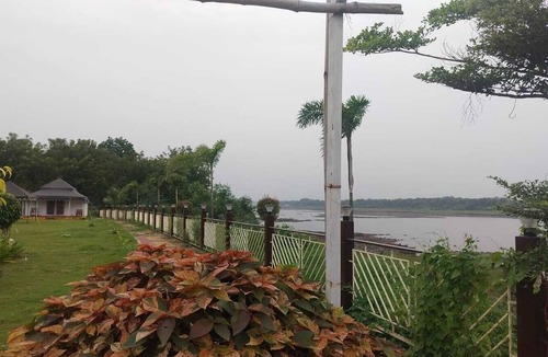 Omkareshwar Apartment | Revasa Retreat
