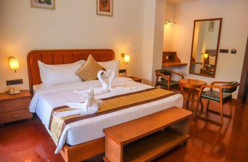 Baga Hotel | River Deck Baga Beach Front