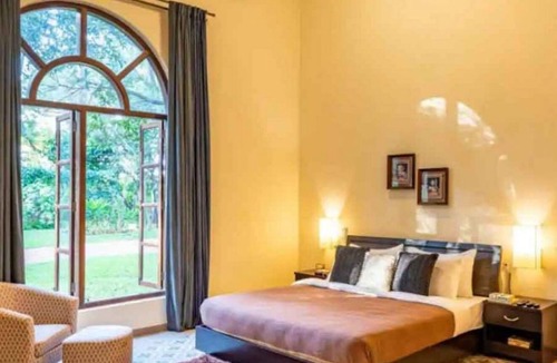 Nerul House | River Mansion Villa