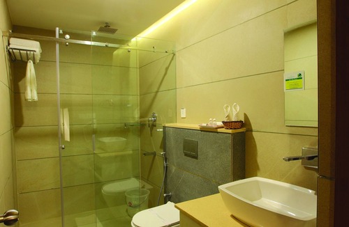 Cheruthuruthy Hotel | River Retreat Heritage Ayurvedic Resort