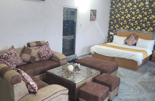 Daltenganj Hotel | River View Resort