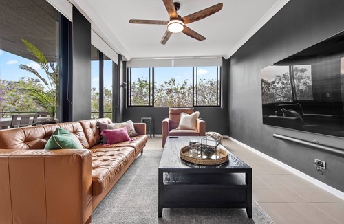 Toowong Apartment | Riverfront Elegance! ~ 2Bed/2Bath/1Car ~ West End