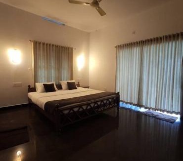 North Paravur Villa | Riveria Portico - River side 6 bedroom private pool Bungalow