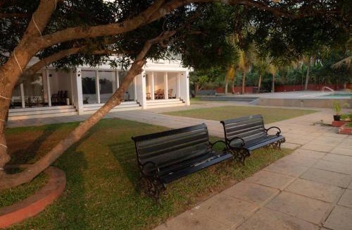 North Paravur Villa | Riveria Portico - River side 6 bedroom private pool Bungalow