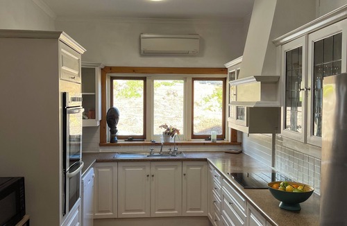 Jutland House | Romantic farm homestead Hideaway in the Barossa Valley, South Australia .