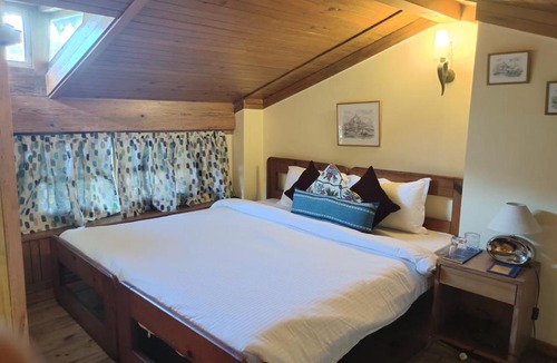 Nainital Hotel | Rosastays Mallital, Nainital