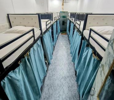 Mumbai Hostel | royal guest house and dormitory in asalpha