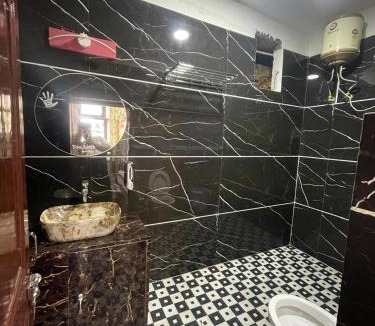 Jibhi House | Royal heritage