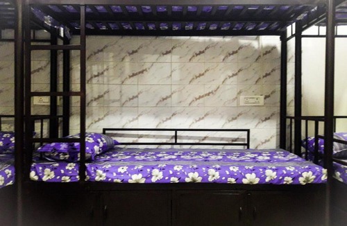 Andheri West Hostel | ROYAL PALACE PG HOSTEL