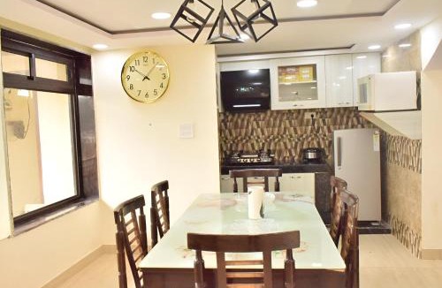 The Mall Road Villa | Rudhraksh Villa 4BR- Perfect Vacay Villa