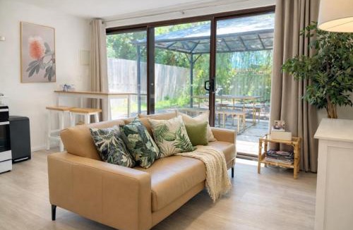 Rockingham House | Rustic PepperTree Views