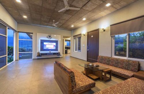 Igatpuri Villa | SaffronStays Serenity, Igatpuri