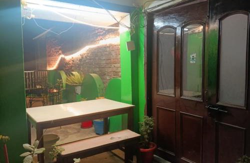 Varanasi House | Sandhya Guest House Varanasi Near Ganga River