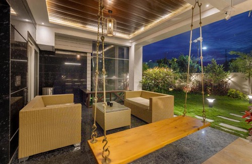 Hosur Apartment | Sapphire Garden Villa Pool 1hr Koramangala HSR