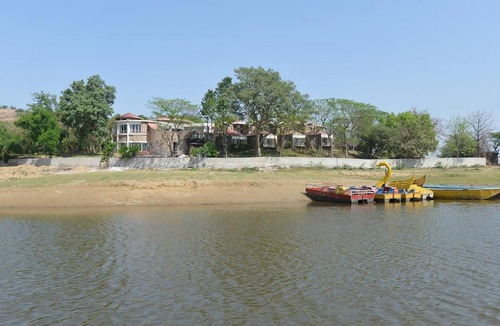 Gurugram Hotel | Saras Tourist Resort