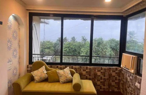 Pali Hill Apartment | Sea facing bliss 2BHK