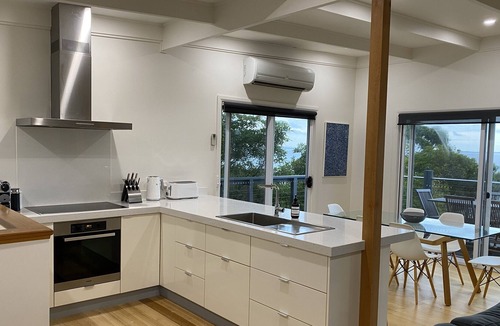 Walkerville North House | Seaspray - Beautifully appointed house, 100m to Walkerville North beach