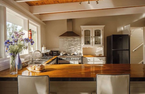 Monbulk House | Seednest Treehouse Spectacular Mountain View