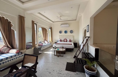 Udaipur House | Seren Lakeview king room by nirvana