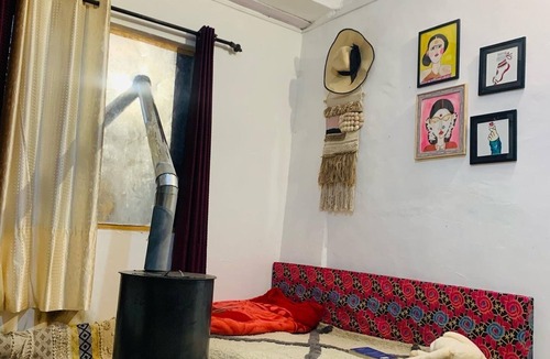New Manali Bed & Breakfast | Sethan homestay The Ivy house