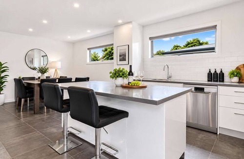 Warrane House | "Shackleton’s Villa" No1 -10mins to CBD & Airport.