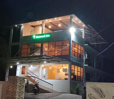 Kakkanad Hotel | Shamrock Inn