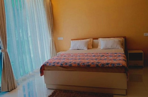 Sualkuchi Apartment | Shanti Manor Inn with Balcony n Party Hall