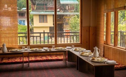 Jibhi Hotel | Sharaji cottage #premium room # cafe #comforable stay
