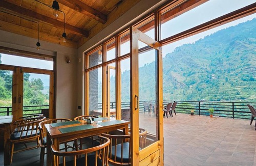 Manali Hotel | Sharan Stay - A Luxury Mountain Retreat