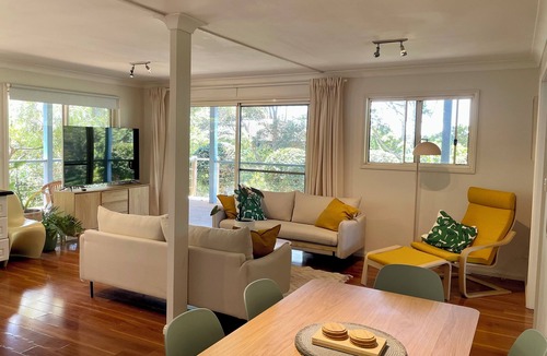 Coledale Apartment | Sharky’s Beach Coledale 3 bedroom Apartmentn3 minutes walk to beach. Sleeps 7
