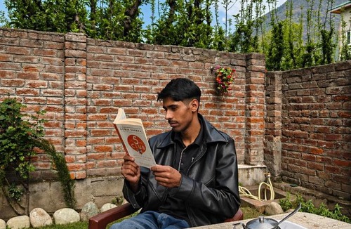 Nishat-Shalimar House | Shesh Bagh Kashmiri Villa near Mughal Gardens and Dal Lake