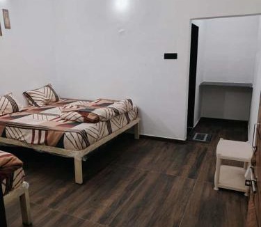 Rajpipla Apartment | SHIV SHAKTi HOMESTAY