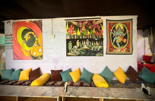Tosh Hostel | Shivaay homestay,cafe