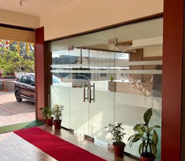 Udupi Hotel | Shree Swarna Comforts