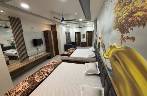 Tuljapur House | Shri Keshav Bhakt Niwas