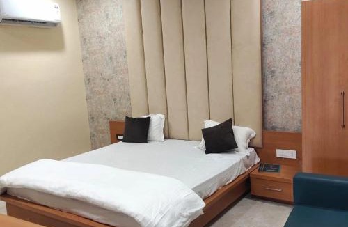 Orai Hotel | shri laxmi inn hotel & restaurant