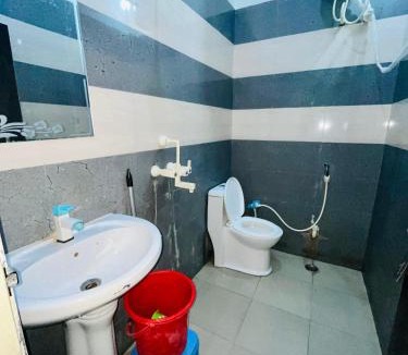Vrindavan Hostel | Shri mohan dham dormitory