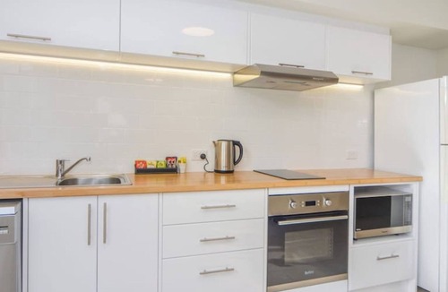 Huskisson Apartment | Simply The Best by Book Jervis Bay - Couples Getaway in Huskisson