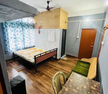 Sualkuchi House | Single room