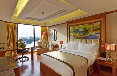 Gulshan Hotel | Six Seasons Hotel
