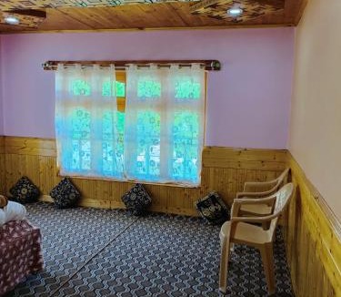 Leh Apartment | Skitsal