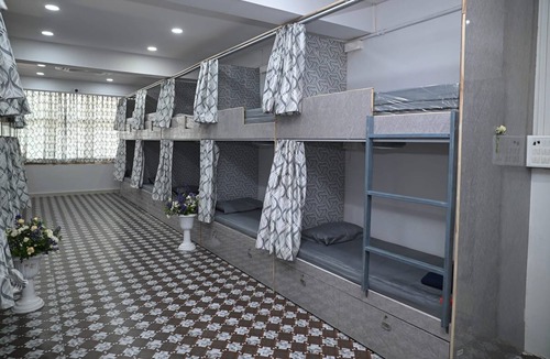 Begumpet Hostel | Skyline backpackers-Premium Co-living